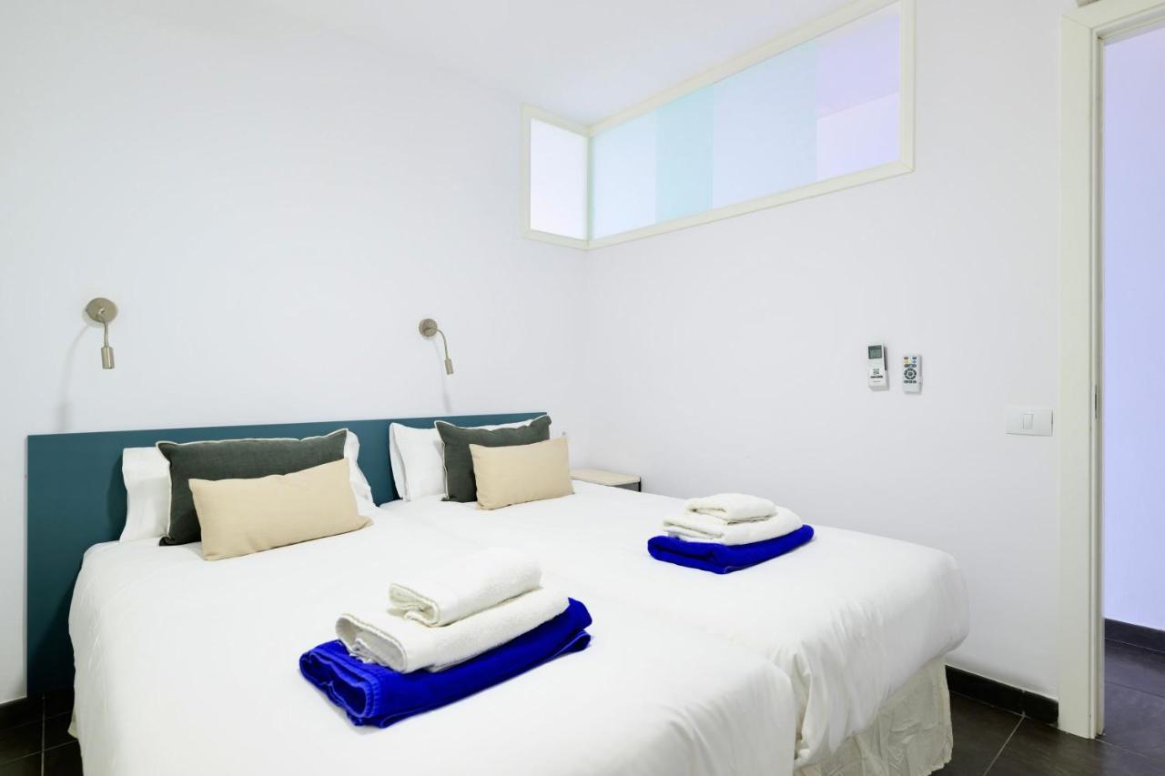 Charming 2 Bedroom Retreat With Beachfront Views San Bartolomé Buitenkant foto