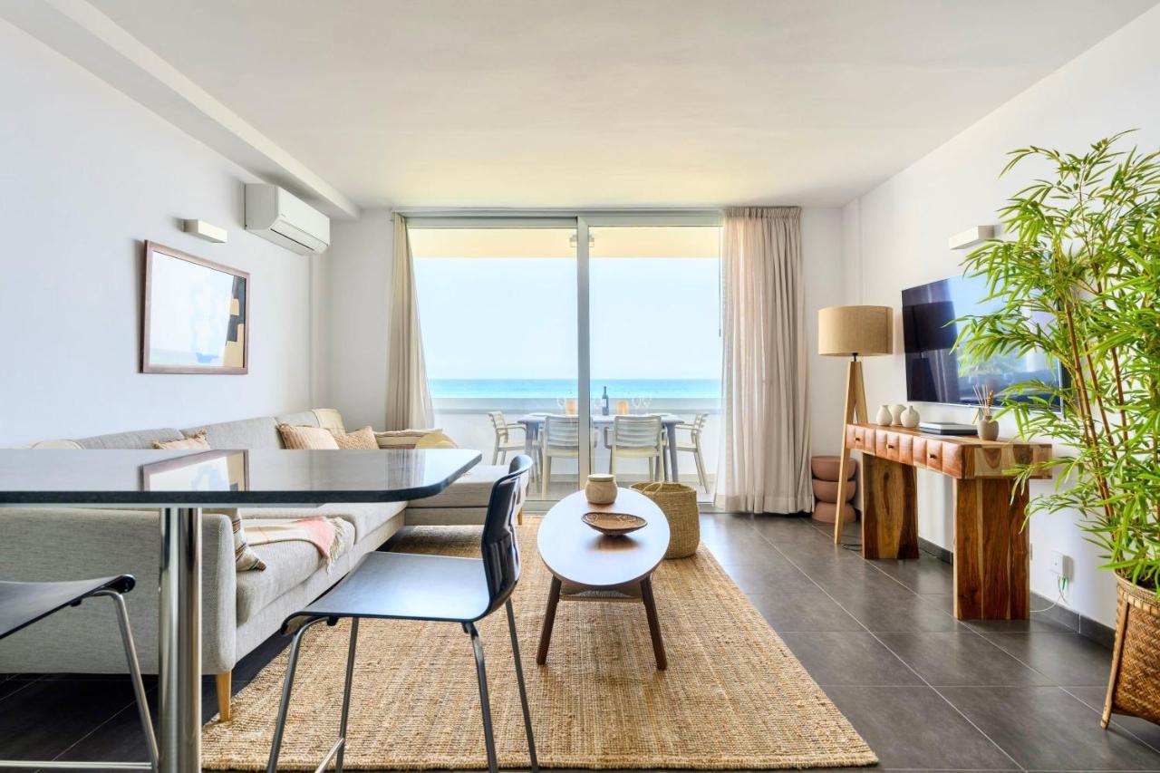 Charming 2 Bedroom Retreat With Beachfront Views San Bartolomé Buitenkant foto